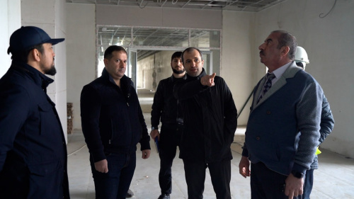 Помощник депутата Хизри Абакарова ознакомился со строительством школы в мкр Аваин 