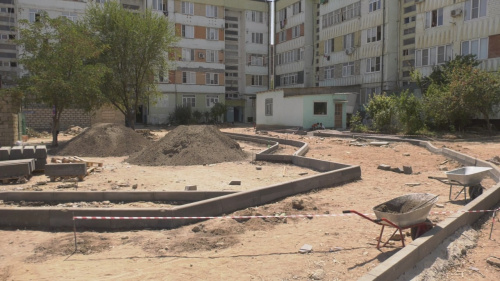 Проводится благоустройство двора по ул. Х. Тагиева, д. 33, «а», «б», «в»