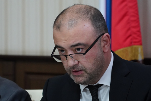 Ханлар Пашабеков избран секретарем местного отделения Партии «Единая Россия»