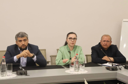 Велиюлла Фаталиев встретился с руководителями театров Дербента