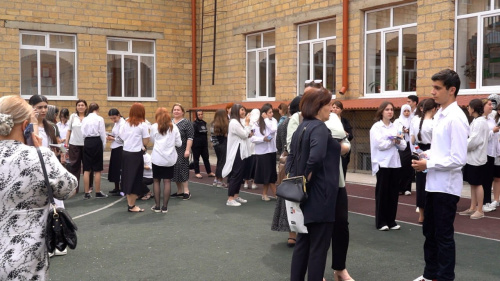 Выпускники г. Дербента сдают первый ЕГЭ