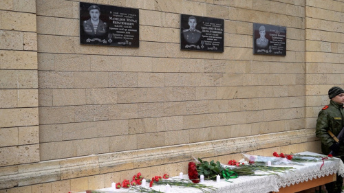 В дербентской школе открыли мемориальные доски участникам СВО